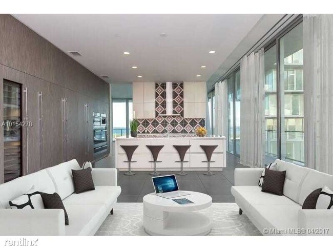 Building Photo - 2669 S Bayshore Dr