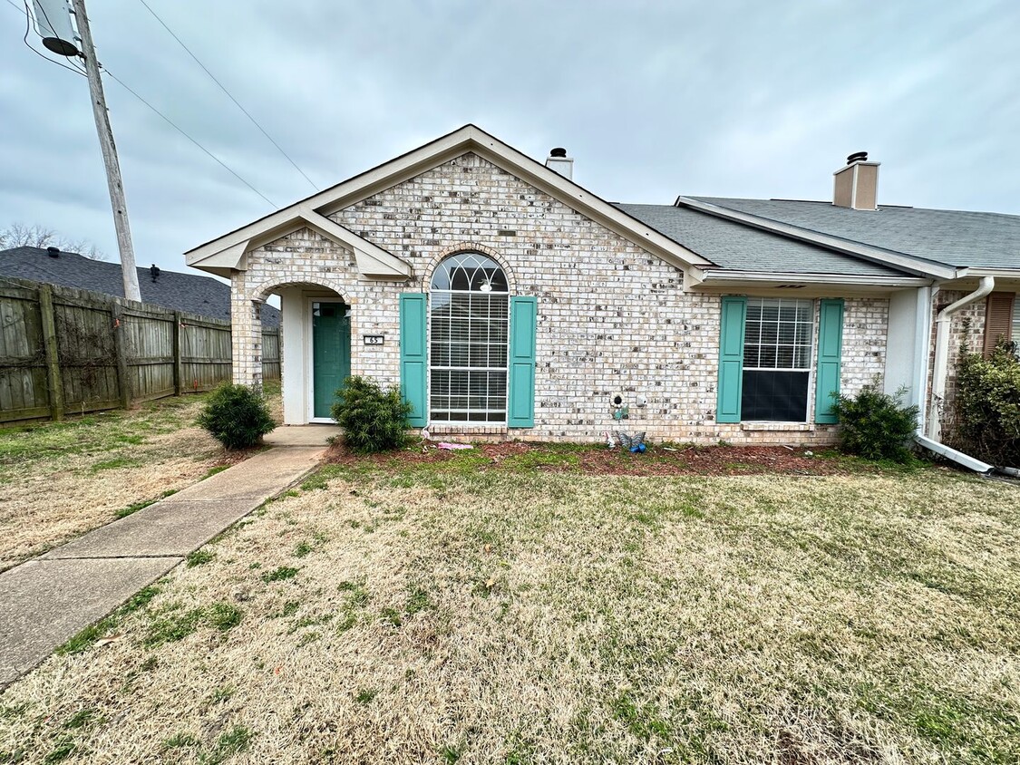 Primary Photo - South Bossier Townhouse... Minutes to Bark...