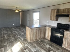 Building Photo - 16496 Dunhill Ln