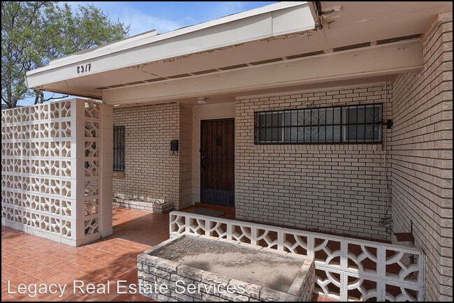 Building Photo - 8317 Cielo Vista Dr