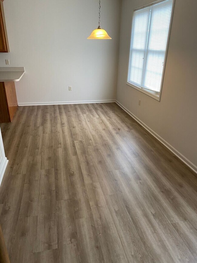 Foto del edificio - Townhouse for Rent in Taylor Springs