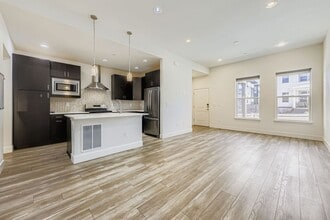 Building Photo - 2234 Central Pk Wy