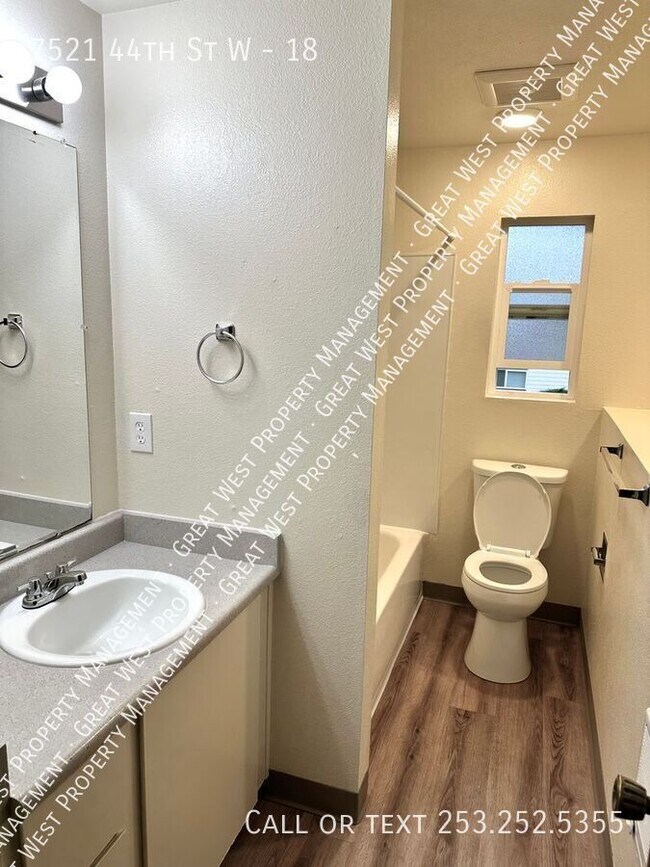 Foto del edificio - 7521 44th St W
