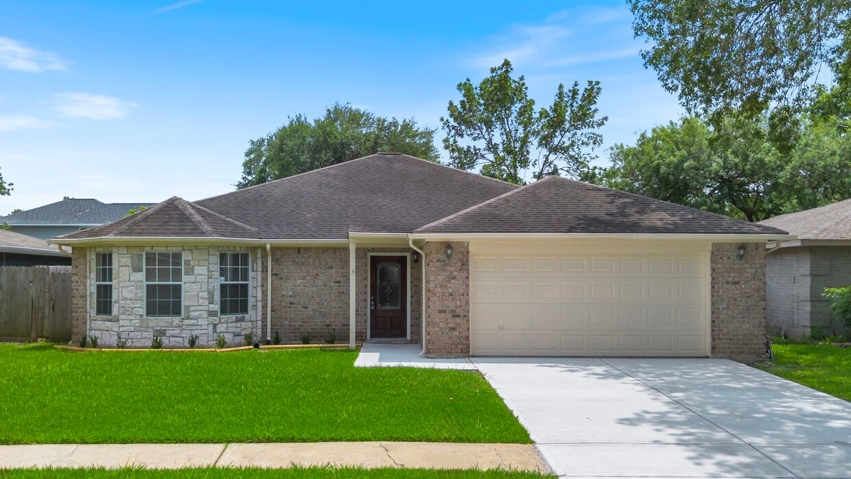 Primary Photo - 14315 Branchwater Ln