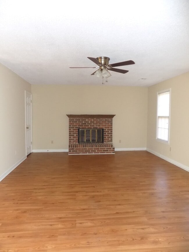 Building Photo - Irmo