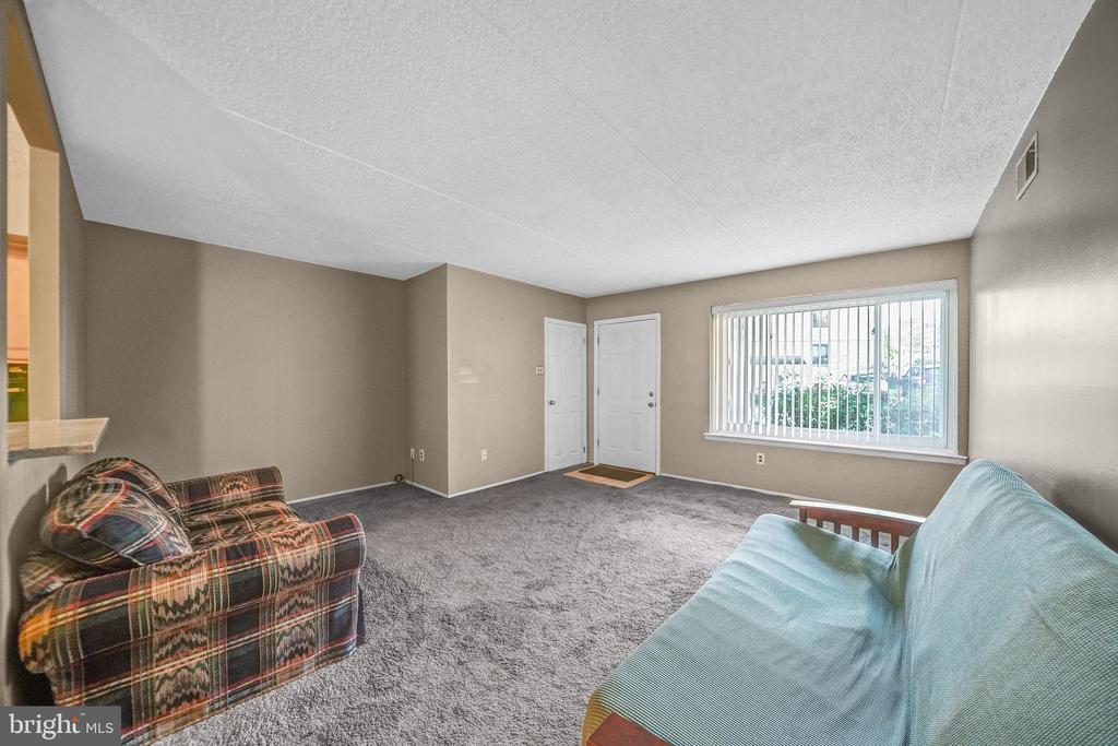 Primary Photo - 6902 Hilltop Dr