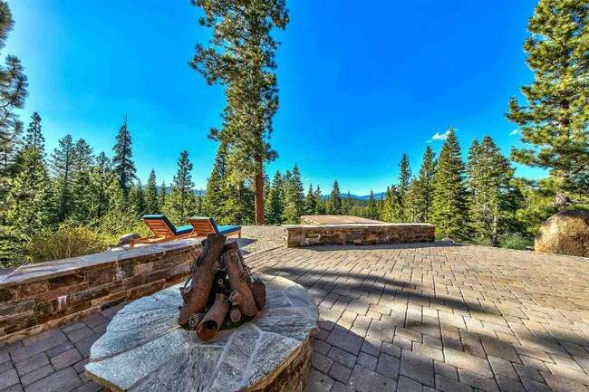 Building Photo - 15144 Martis Peak Rd