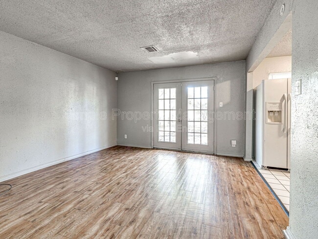 Photo - 601 N Wisconsin Ave House