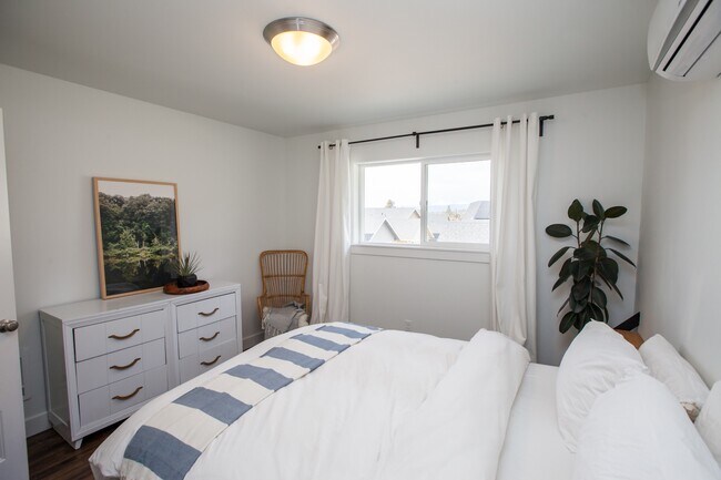 Bedroom - 691 Northeast Vail Lane