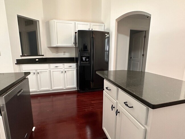 Foto del edificio - Screened In Ground Pool! Close to Schools, Shopping, Restaurants!