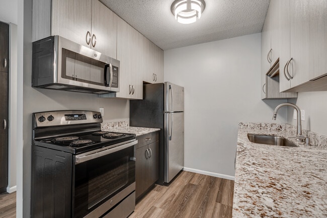 Building Photo - Garden Oaks