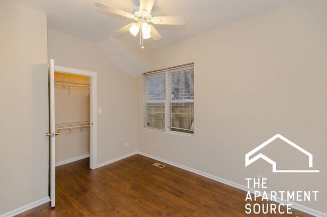 Building Photo - 2445 N Clybourn Ave