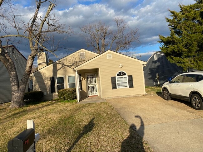 Frente de la casa - 1233 Quarter Path Trl