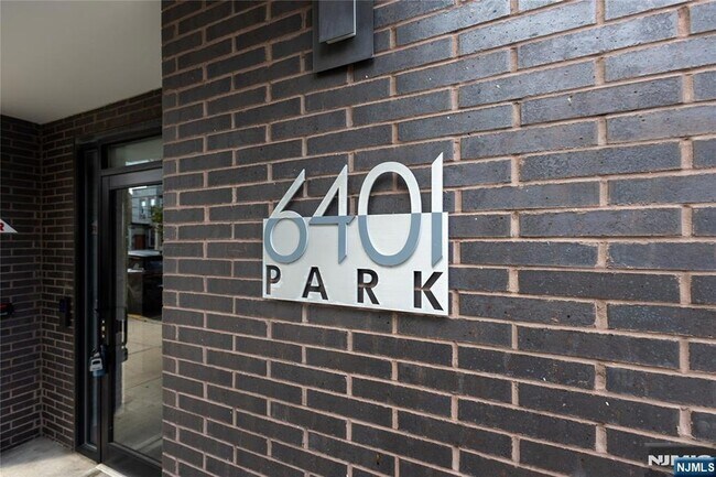 Foto del edificio - 6401 Park Ave