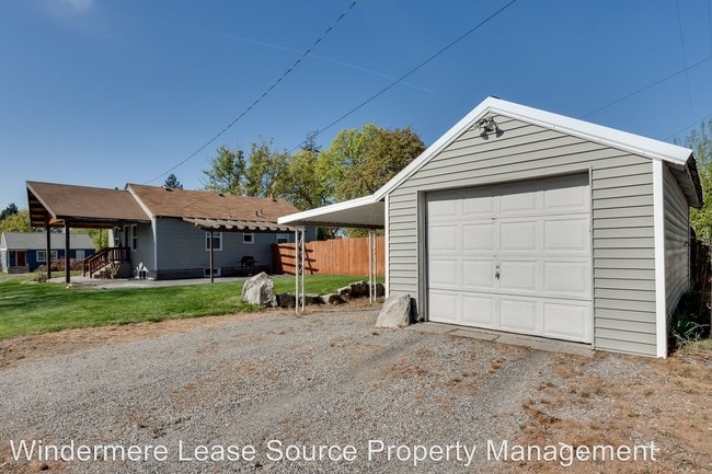Building Photo - 3 br, 2 bath House - 1504 N Kiernan Ave