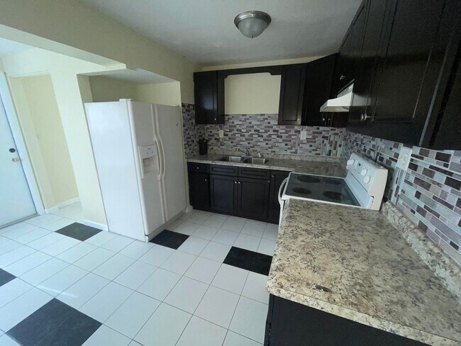 Foto del edificio - 5320 Harriet Pl