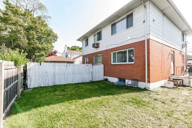 Building Photo - 17 S Norwood Rd