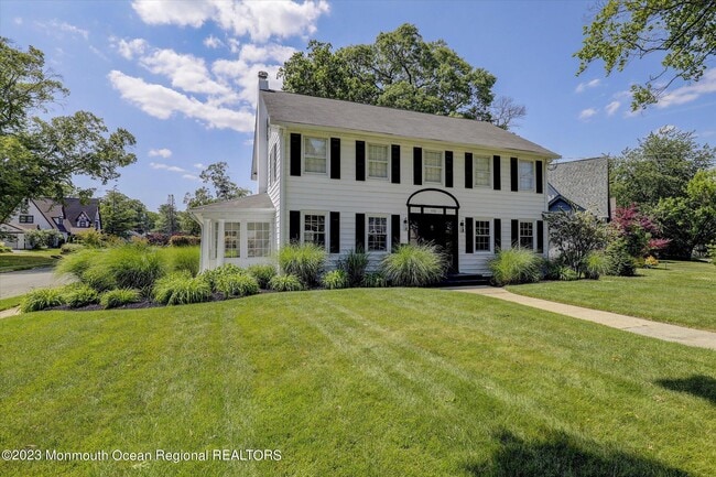 Building Photo - 570 N Edgemere Dr