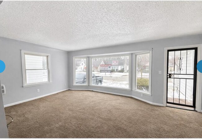 Foto del edificio - 18452 Shaftsbury Ave