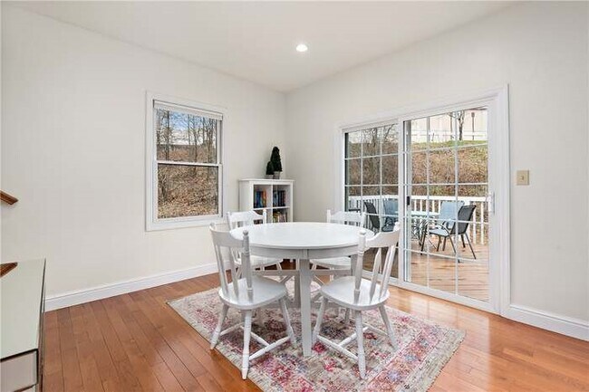 Building Photo - 302 Josephs Ln