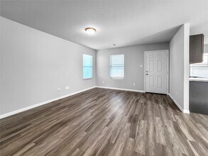 Building Photo - 2851 Golf Crest Dr