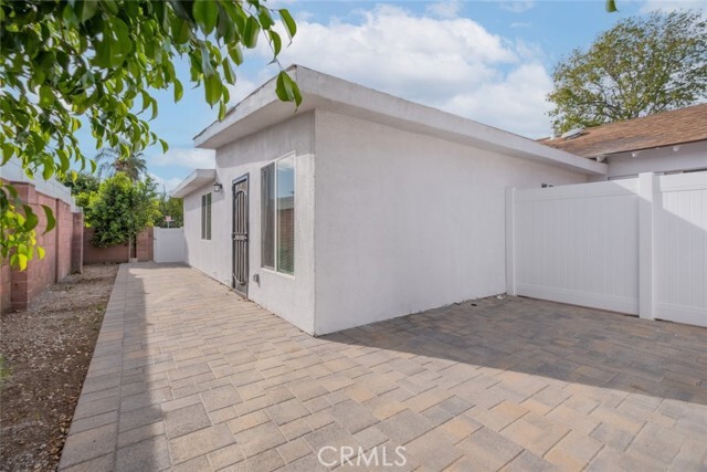 Foto principal - 8602 Saloma Ave