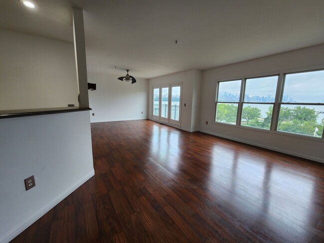 Foto del edificio - MAGNIFICENT VIEWS OF NYC - Price Reduction...