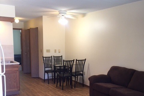 Building Photo - 1302 Brighton Dr