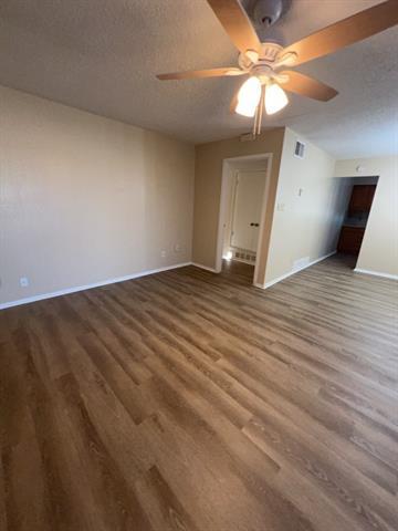 Foto del edificio - 806 Redbud Dr