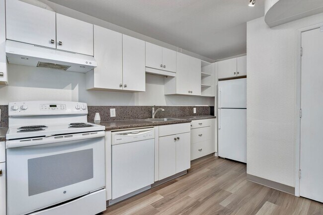 Foto del edificio - 1 Bed 1 Bath in Prime NW District!