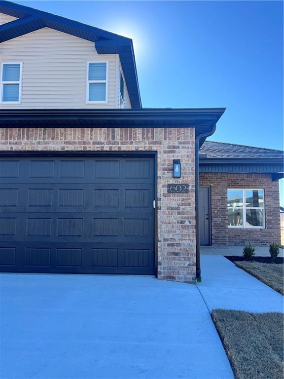 Building Photo - 602 Cosmos St