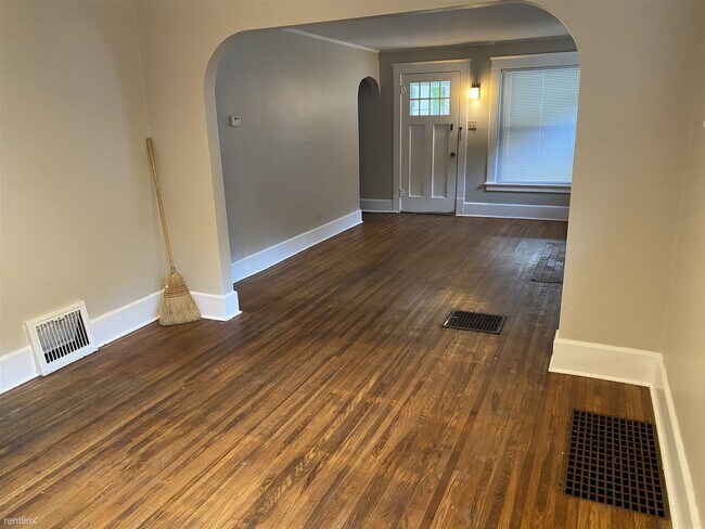 Foto del edificio - 2 br, 1 bath House - 805 North Berrien Street