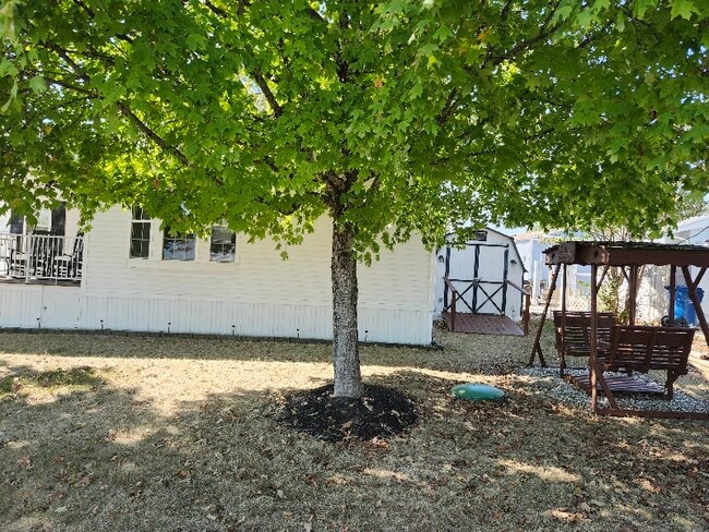 Building Photo - 174 Forest Park Ln