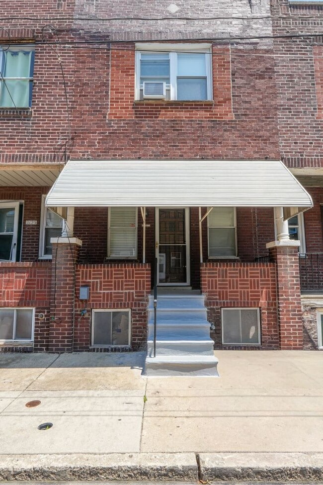 Building Photo - 2127 S Beechwood St