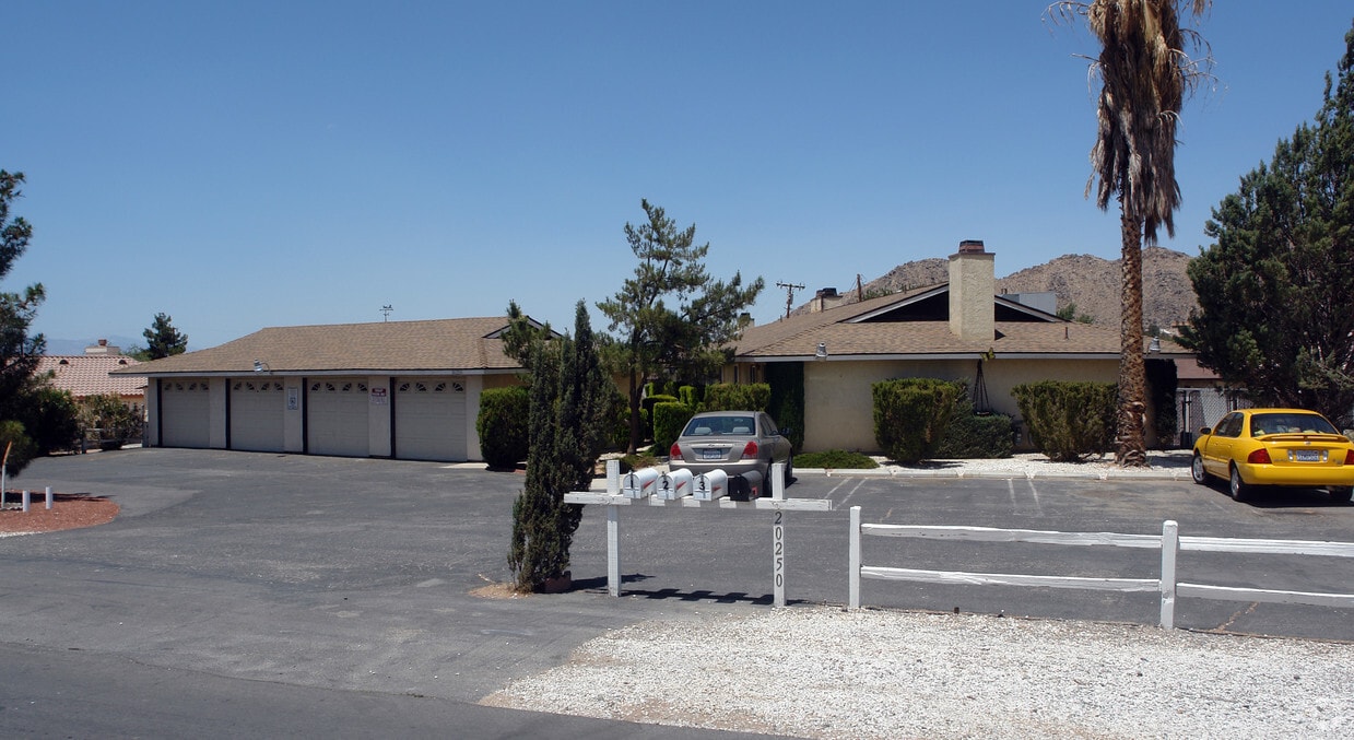 Primary Photo - 20250 Serrano Rd