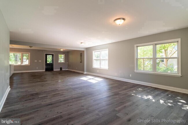 Building Photo - 56 Davis Rd