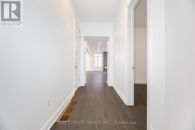Building Photo - 339 Mactier Dr