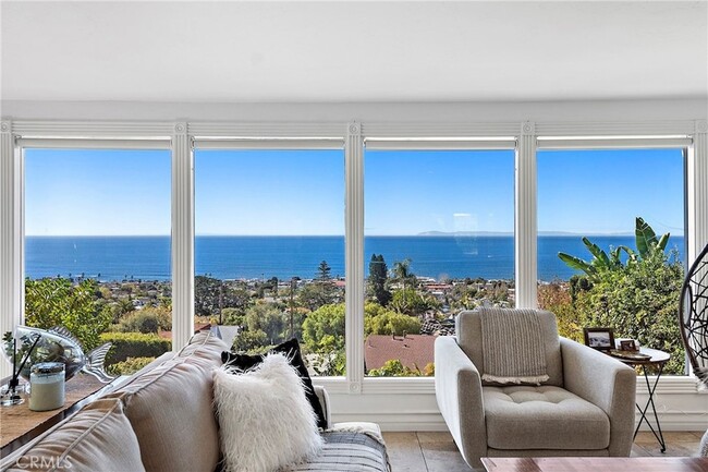 Foto del edificio - 875 Coast View Dr