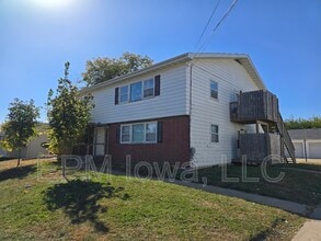 Building Photo - 4521 Rushmore Dr NE