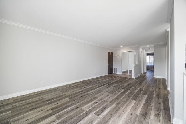 Building Photo - 901 Yosemite Trail