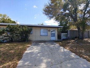 Building Photo - 4722-4724 Kennedy Dr