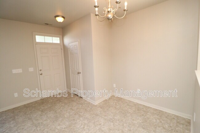 Foto del edificio - 5110 Neuse Commons Ln