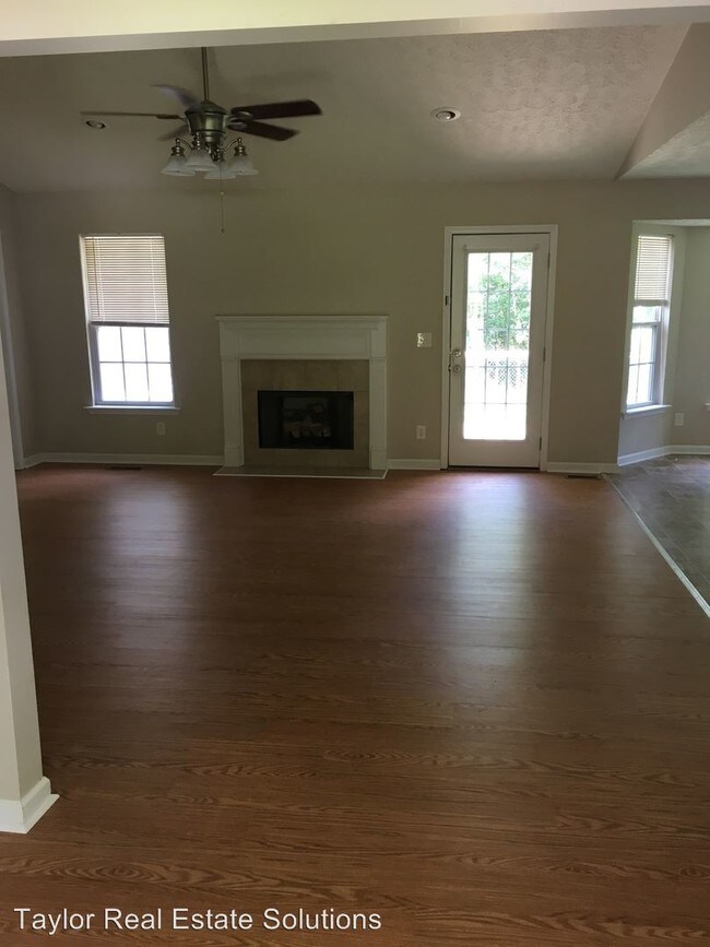 Building Photo - 3 br, 2 bath House - 1715 Louise Drive