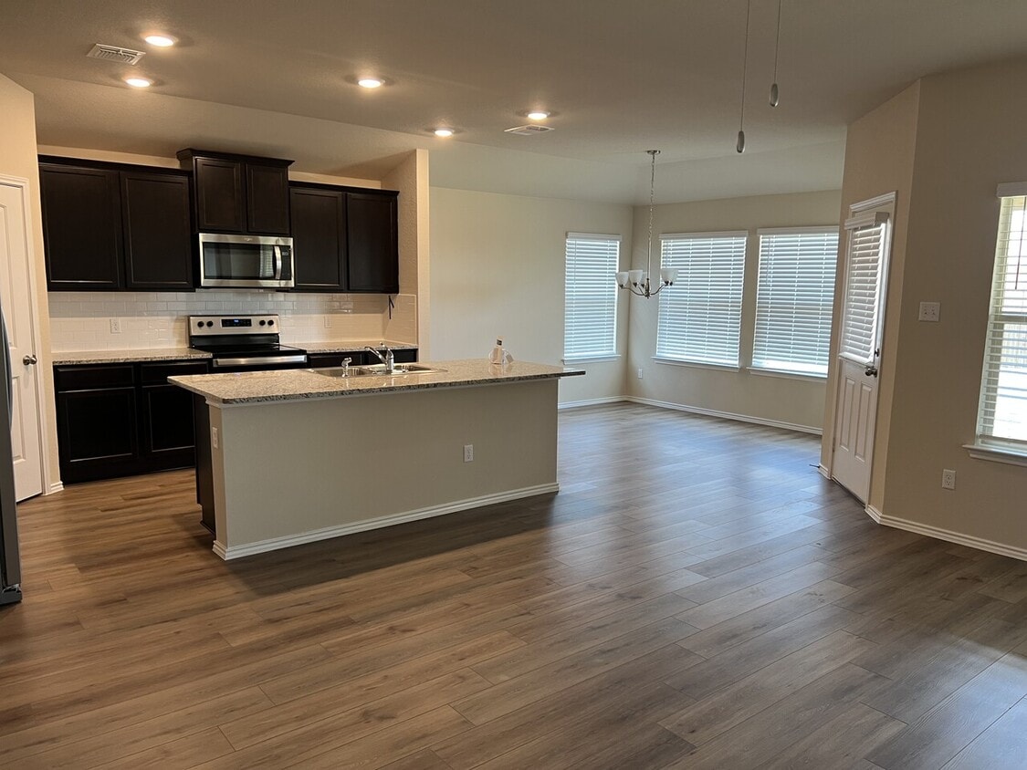 106 Kyra Ln, Taylor, Texas 76574 House for Rent in Taylor, TX