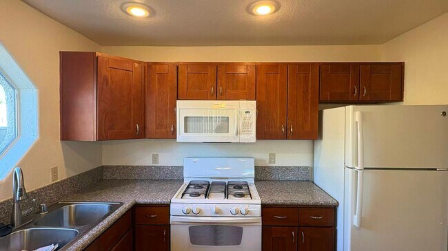 Building Photo - 5038 S Rainbow Blvd