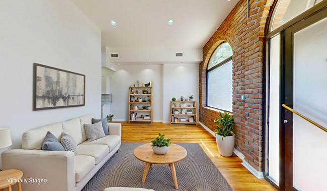 Building Photo - 436 Graham Ave