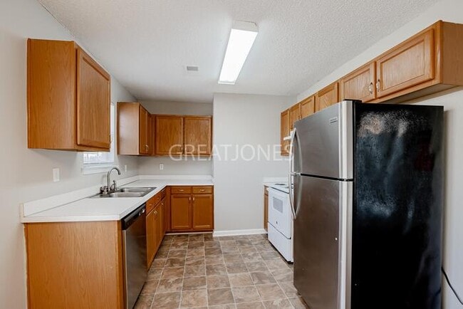 Building Photo - 3 Beagle Ct