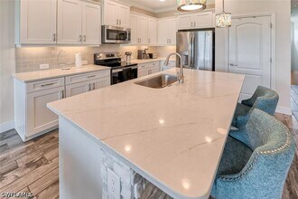 Building Photo - 6960 Avalon Cir