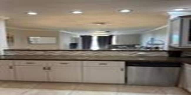 Building Photo - 3725 S Ocean Dr