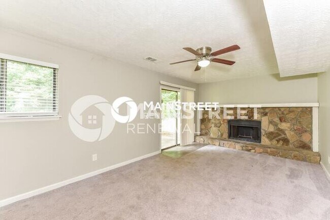 Foto del edificio - 3 Bedroom Pet-Friendly Home in Decatur, GA...
